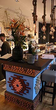 Bar im Eingangsbereich des matiz (©Foto.Martin Schmitz)